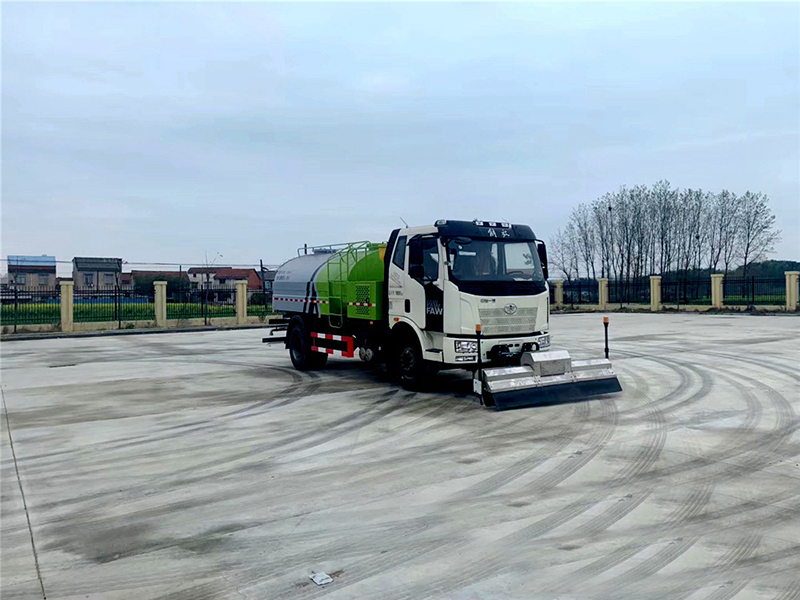 9噸路面清洗車-國(guó)六9立方解放J6路面清洗車廠家價(jià)格