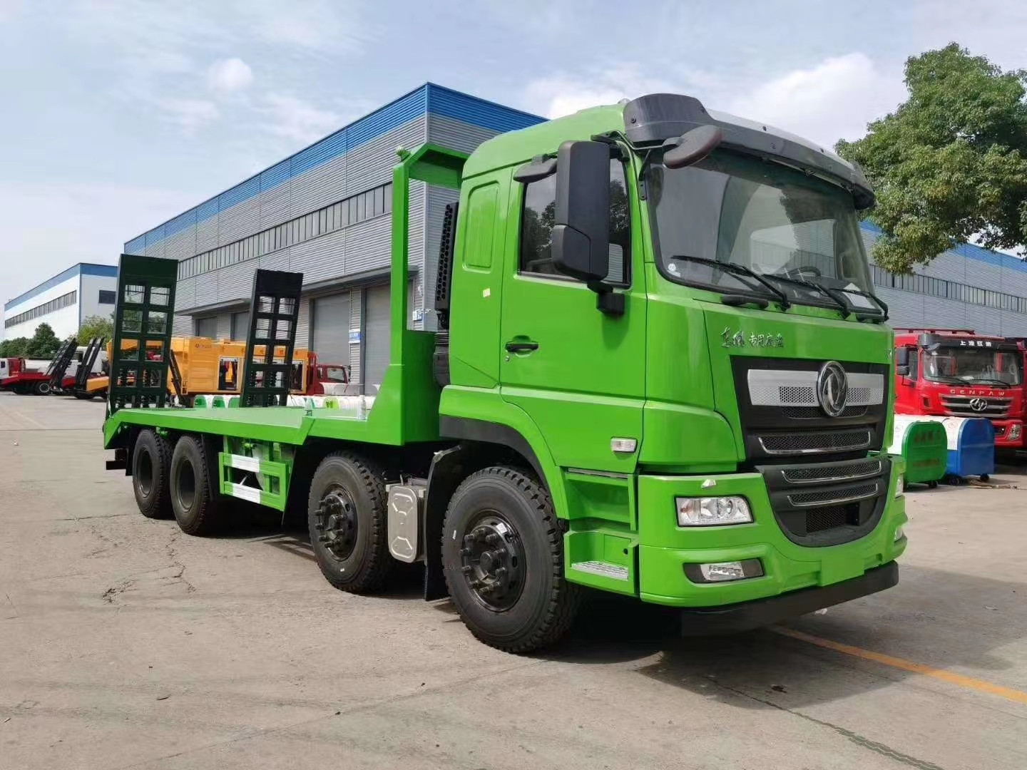 東風(fēng)D7前四后八平板運輸車