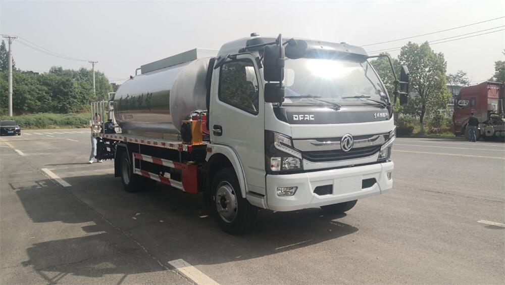 6方瀝青灑布車-程力東風多利卡6方瀝青灑布車