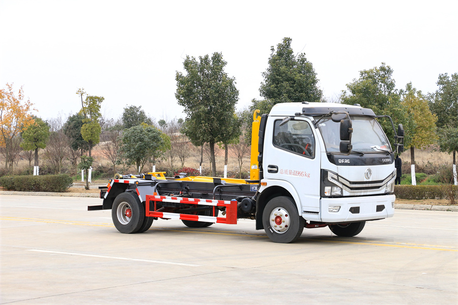 6方勾臂垃圾車-東風(fēng)多利卡生活建筑垃圾6噸勾臂垃圾車廠家